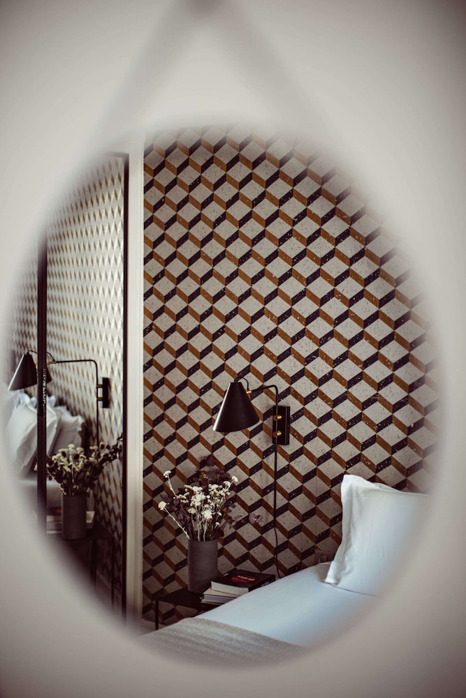 Superior Double Room, Bathtub photo 3