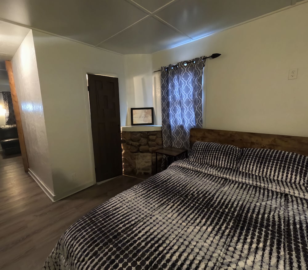 Standard Cabin, 1 Queen Bed, Kitchenette photo 3