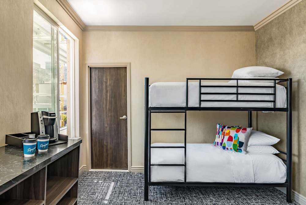Executive Suite, Multiple Beds