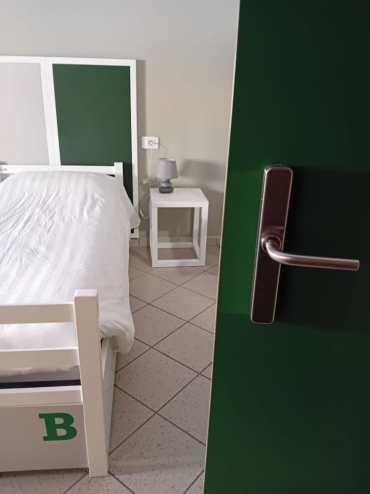 Twin Room, Men only, Private Bathroom photo 1