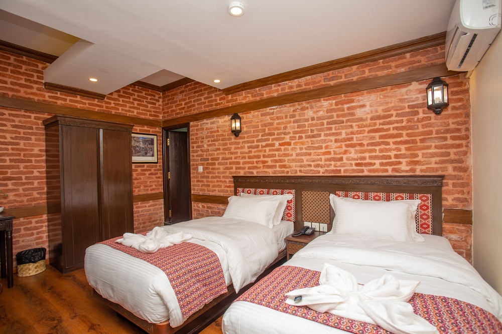 Deluxe Double Or Twin Room - Photo 10