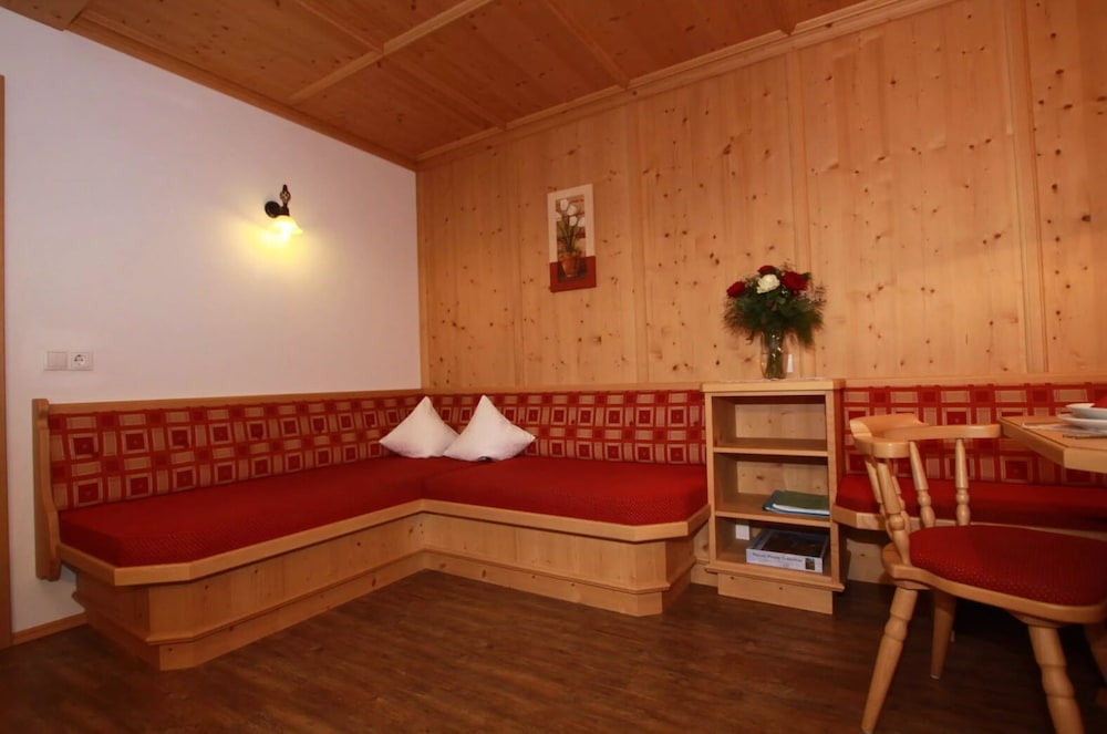 Apartment (Appartement 4)