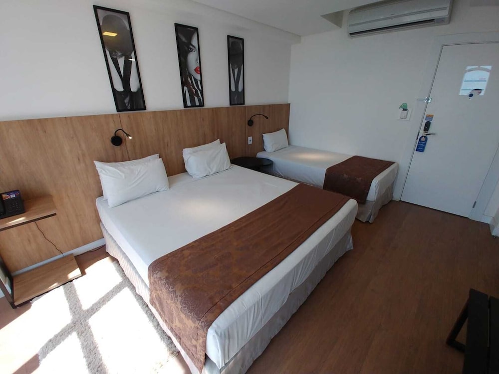 Superior Triple Room, Multiple Beds photo 2