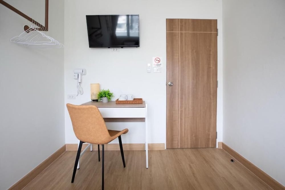Deluxe Double Room, City View photo 3