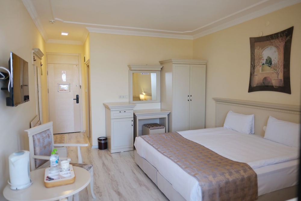 Standard Double Room Single Use photo 1