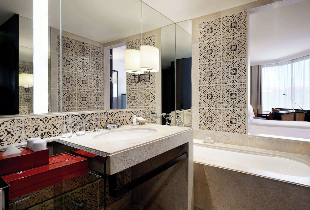 Room thumbnail 5