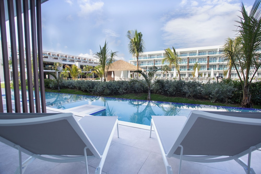 Luxury Room, Pool Access
