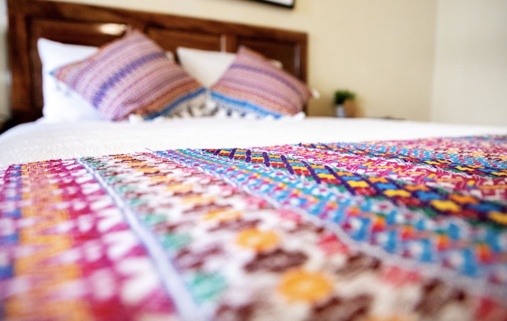 Traditional Single Room, 1 Queen Bed