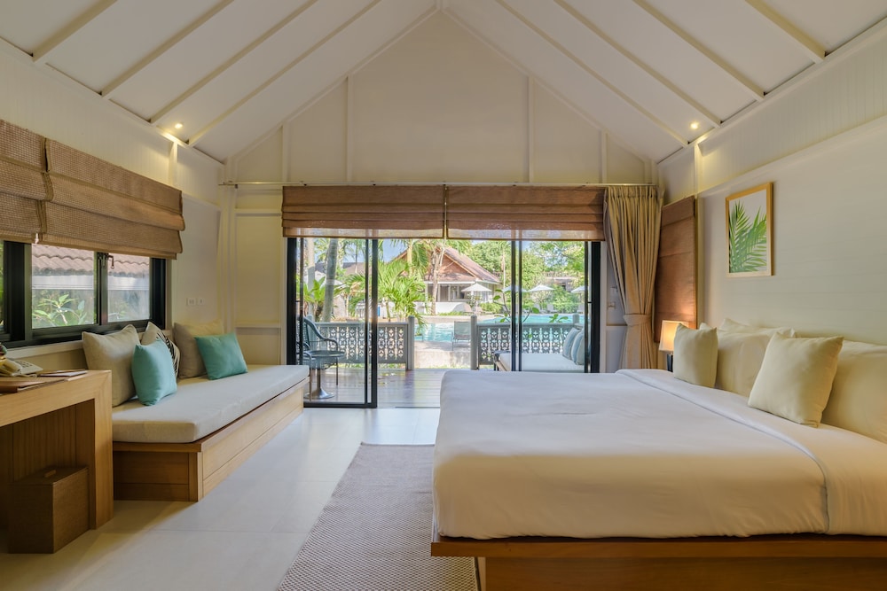 Villa, 1 King Bed, Pool View, Beachside - Photo 7