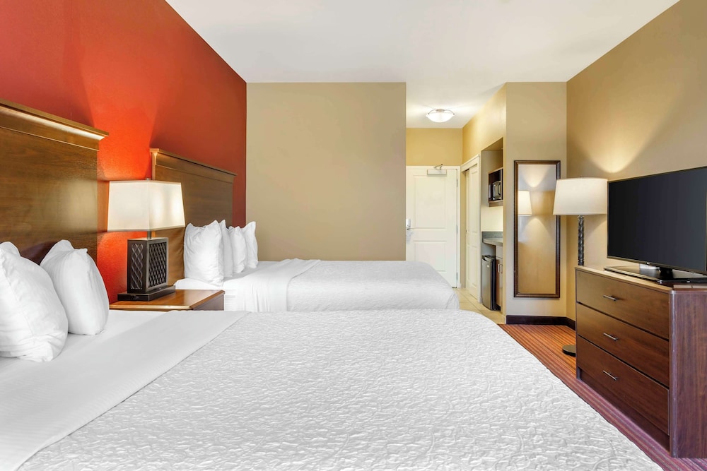 Suite, 2 Queen Beds, Accessible, Kitchen photo 3