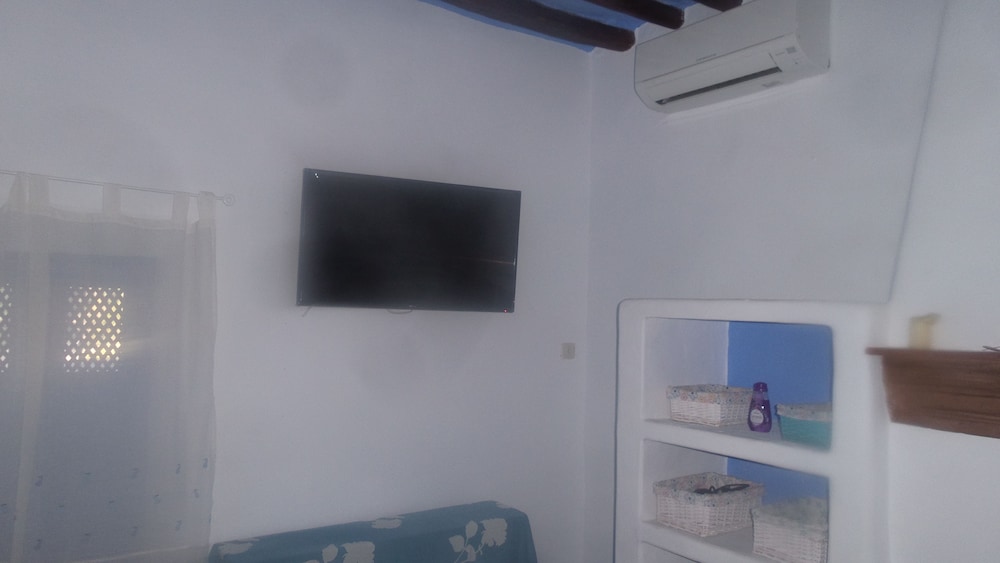 Deluxe Double Room, 1 Bedroom, Courtyard View (Málaga, cama supletoria) photo 2