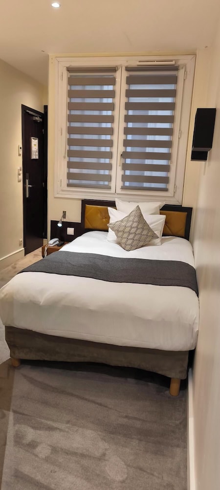 Single Room - 1 large single bed