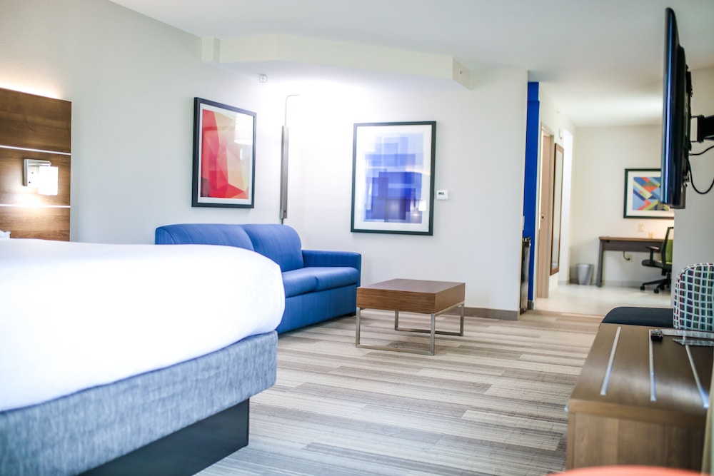 Standard Room, 1 King Bed - Photo 3