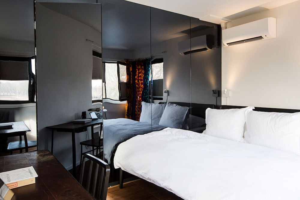Apartment, 1 Double Bed, Canal View photo 2