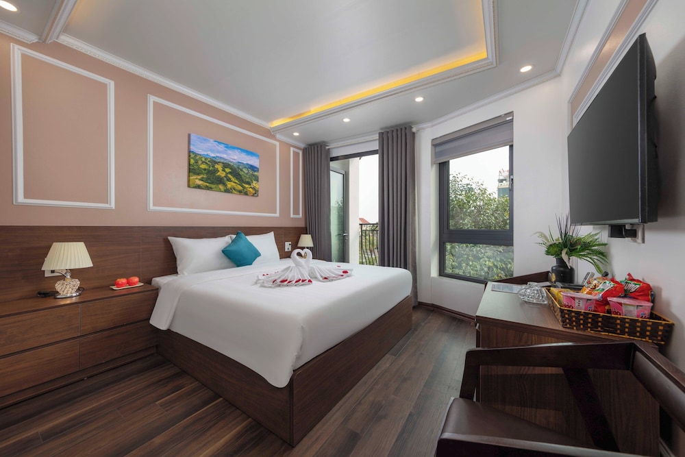 Deluxe Double Room, City View