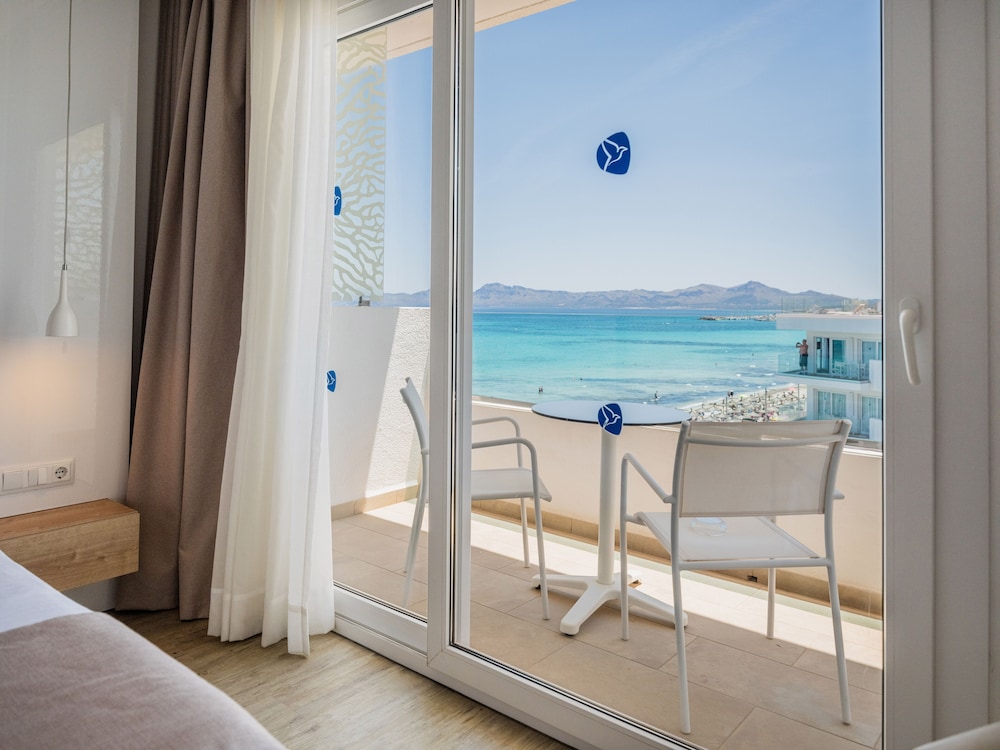 Double Room Single Use, Balcony, Partial Sea View photo 3