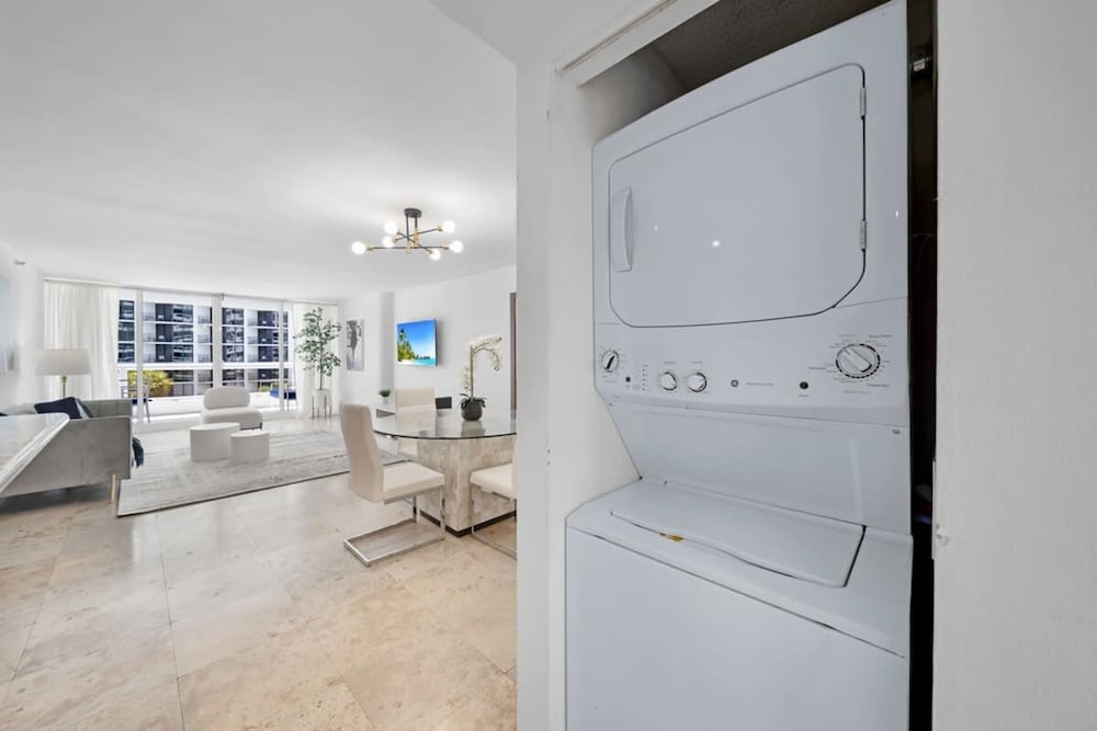 Apartment photo 2