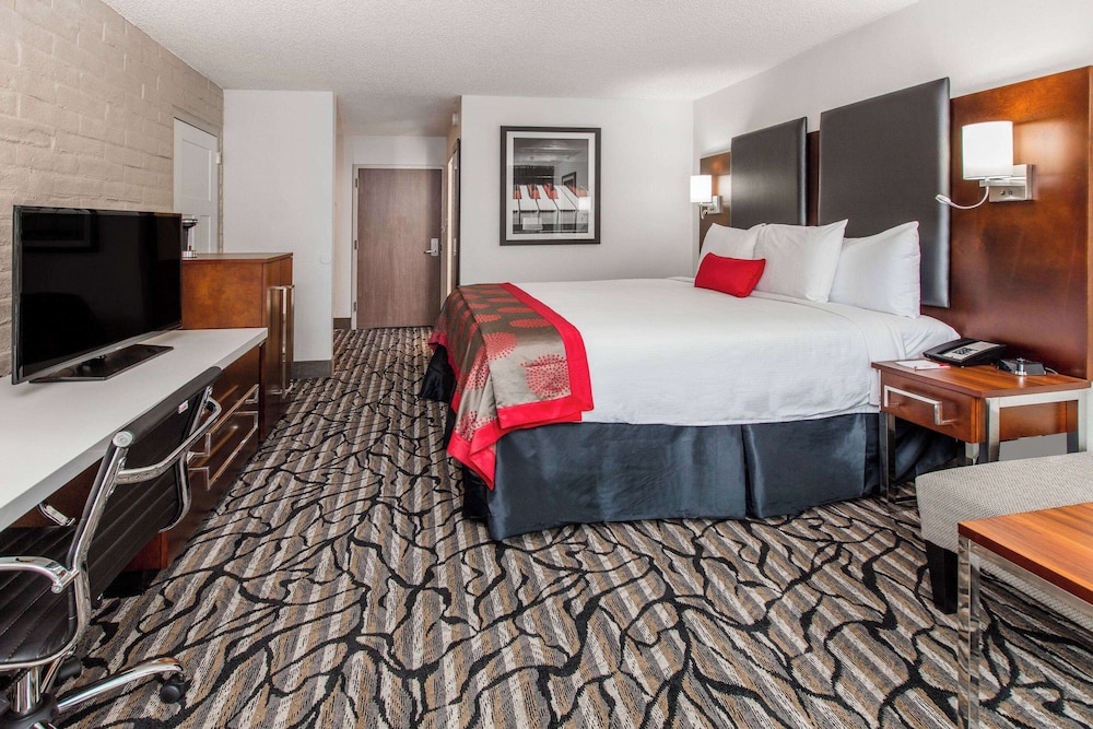 Room, 1 King Bed, Non Smoking - Photo 2