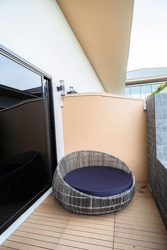 Deluxe Pool Villa - Photo 11