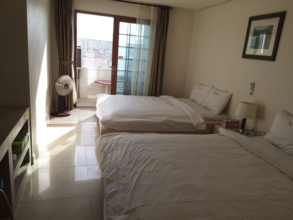 Twin Room, City View