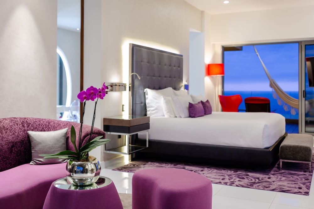 Suite North - Photo 11