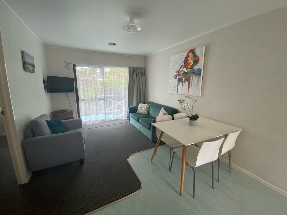 Two Bedroom Family Unit photo 3