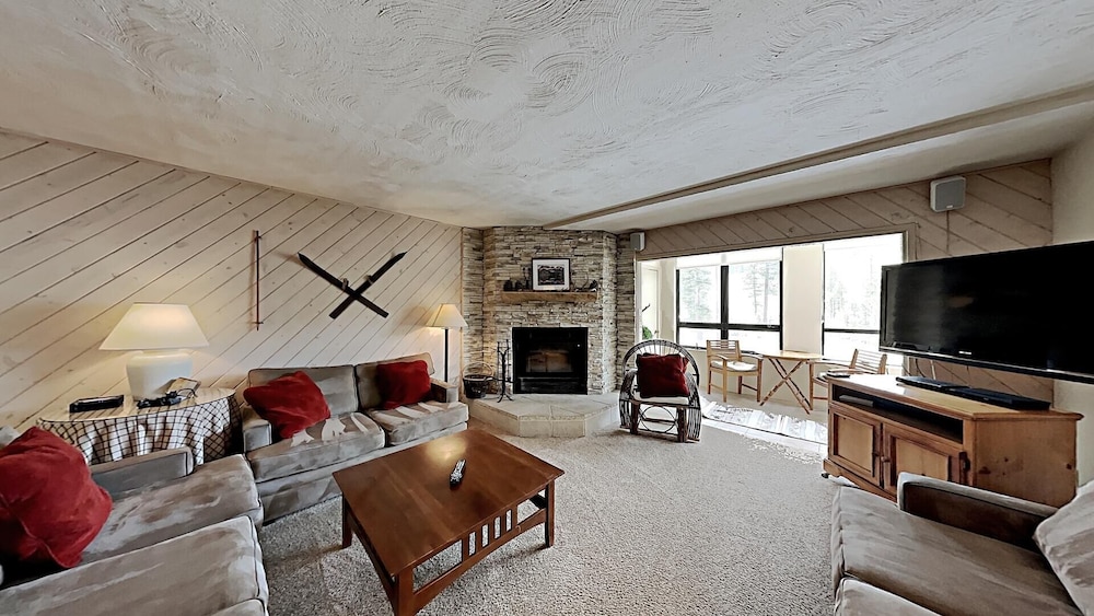 Condo, 3 Bedrooms