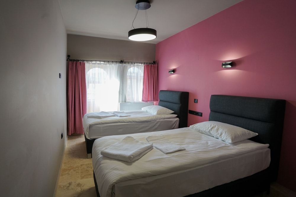 Standard Twin Room - Photo 5