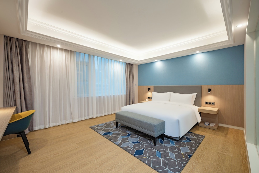 Standard Room, 1 King Bed - Photo 4