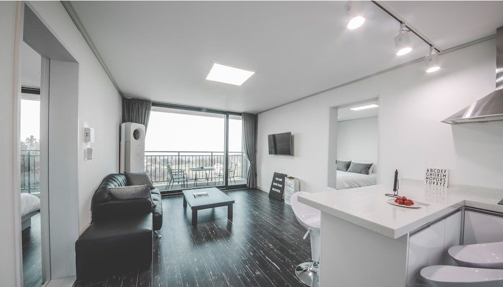 Suite, 2 Bedrooms photo 3