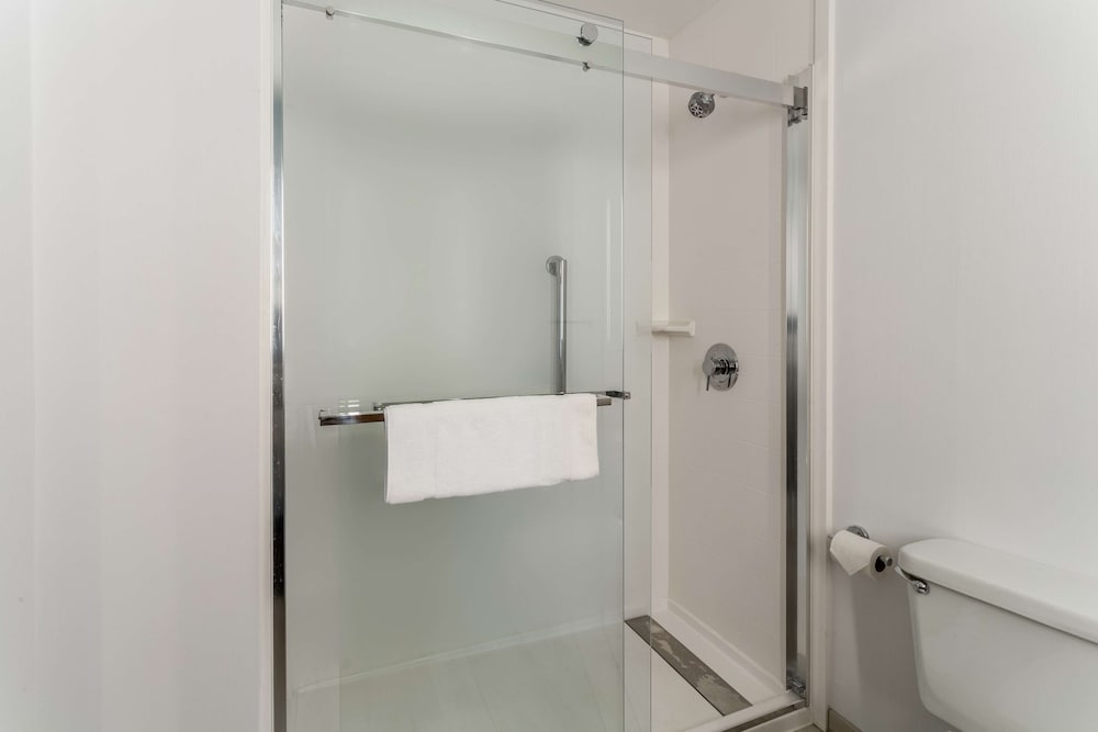 Junior King Suite - Photo 8