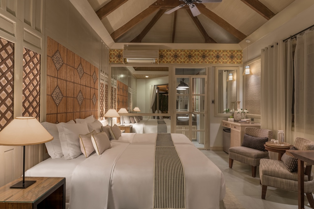 Rejuvena (Premiere Partial Ocean View Suite) photo 1