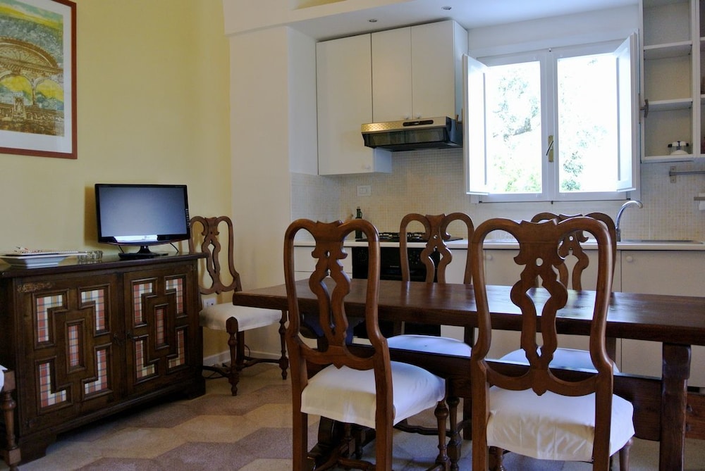 Apartment photo 2