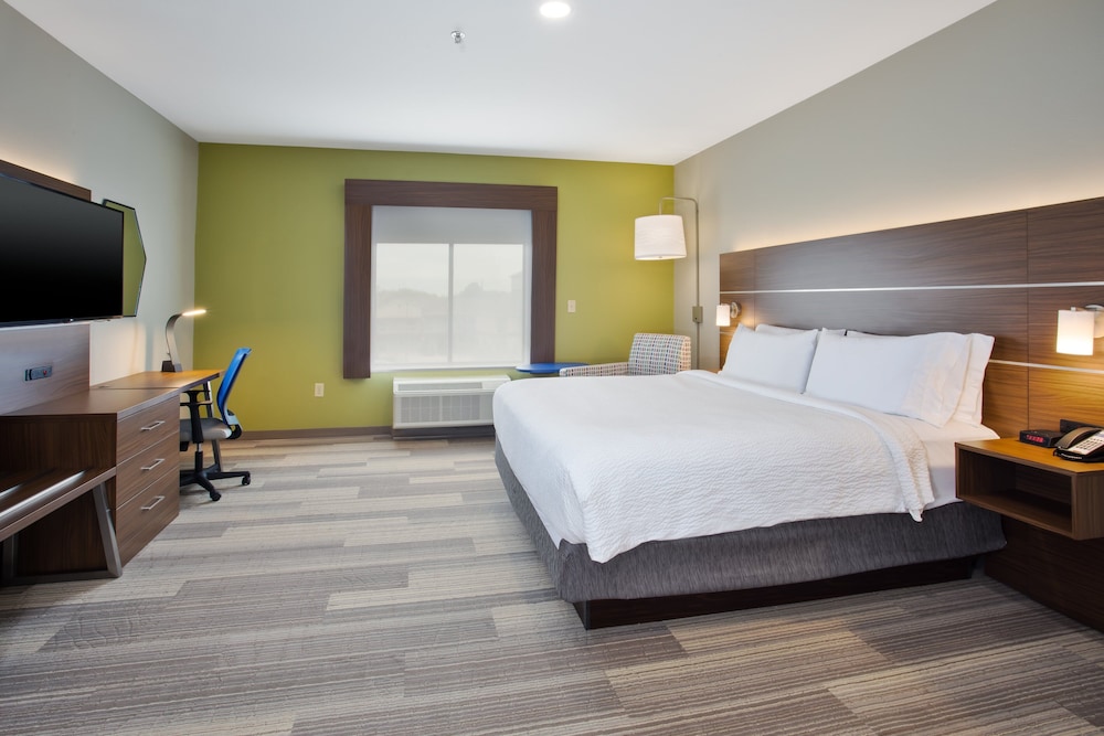 Standard Room, 1 King Bed (Extra Floor Space) - Photo 2