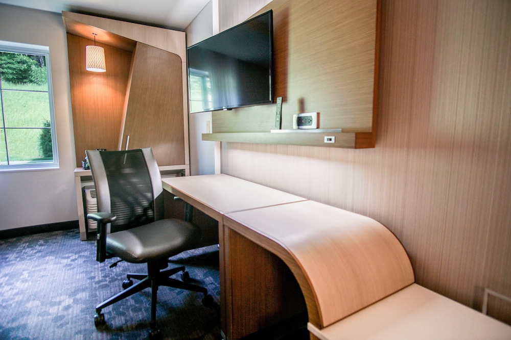 Room, 2 Queen Beds (Mobility Accessible, Tub)