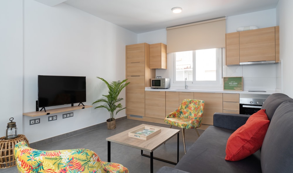 Family Penthouse, Partial Sea View