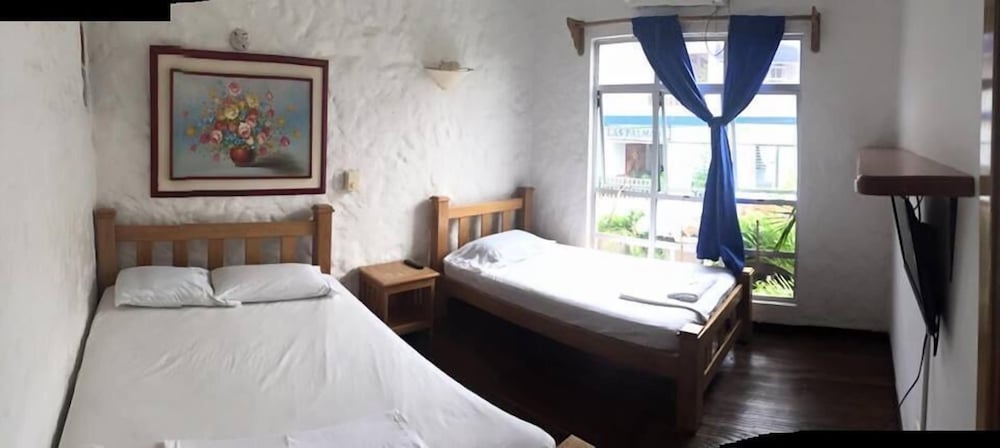 Double Room (With Air Conditioner) photo 2