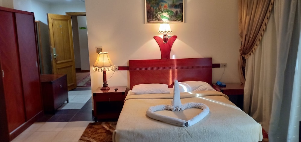 Family Suite, 2 Bedrooms, Pool View photo 2
