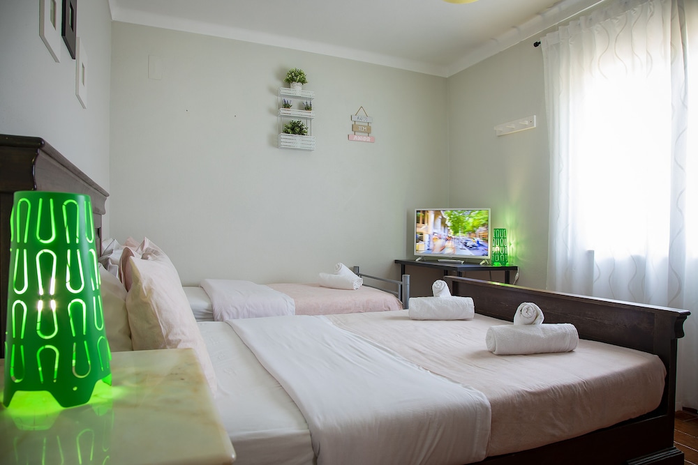 Deluxe Room (1) - Photo 3