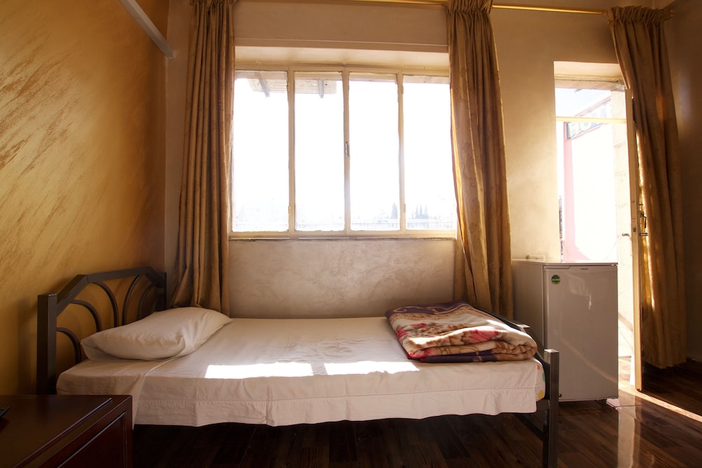 Single Room, Private Bathroom