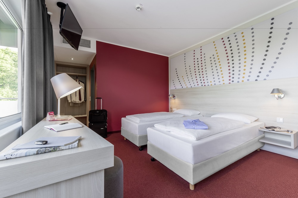 Premium Single Room, 1 Bedroom, Lake View photo 2