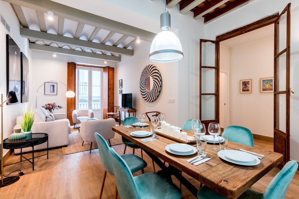 Apartment (4 Bedrooms)