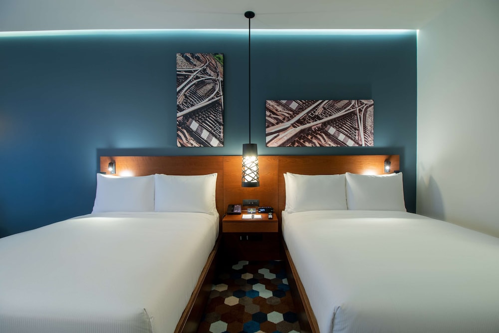 Room, 2 Queen Beds - Photo 1