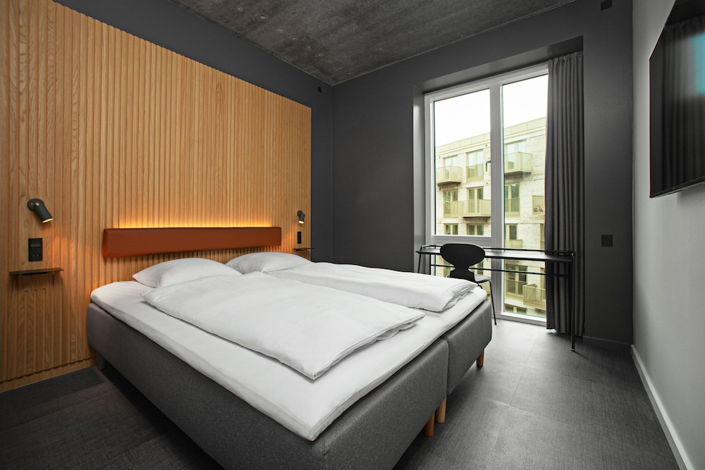 Standard Double Room, 1 King Bed - Photo 6