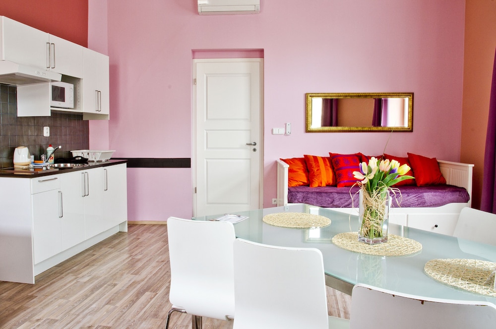 Family Apartment - Photo 16