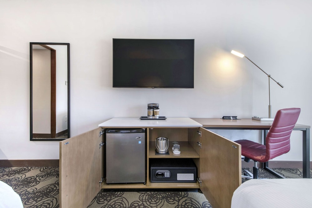Room, Accessible, Non Smoking - Photo 3