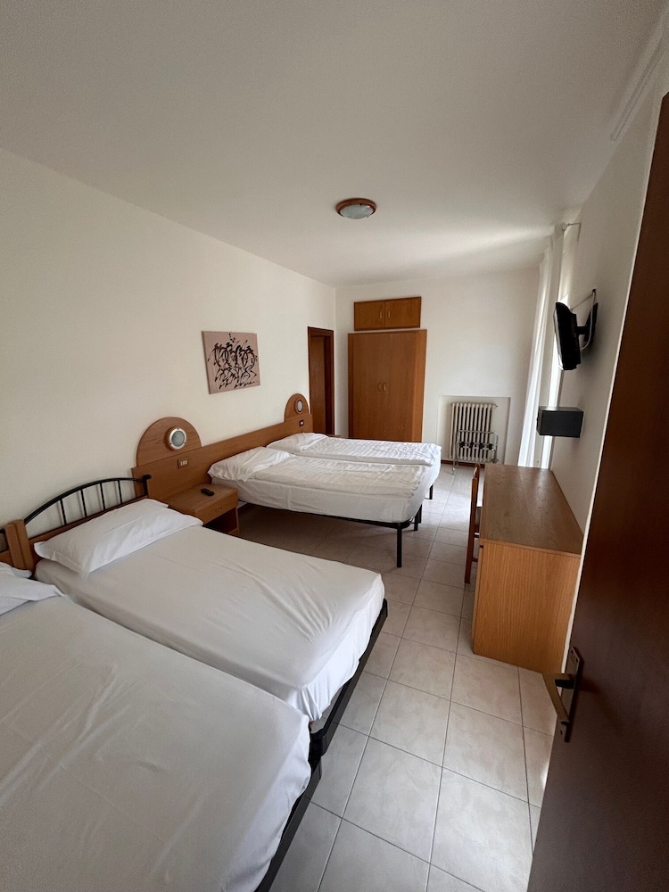 Basic Room photo 1