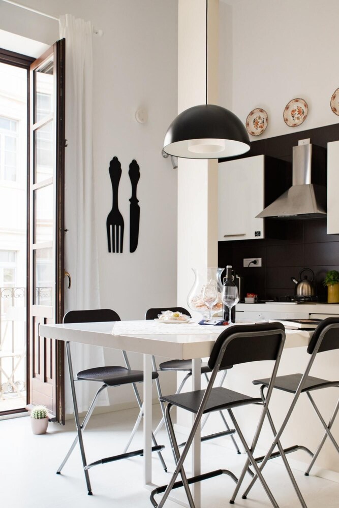 Apartment photo 2