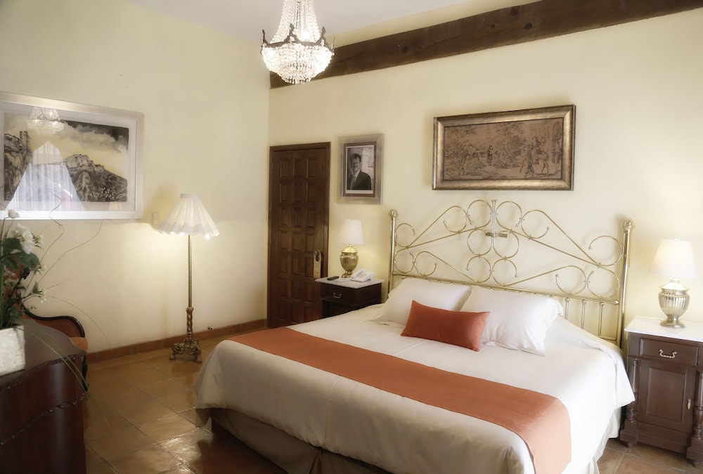 Suite - Photo 2