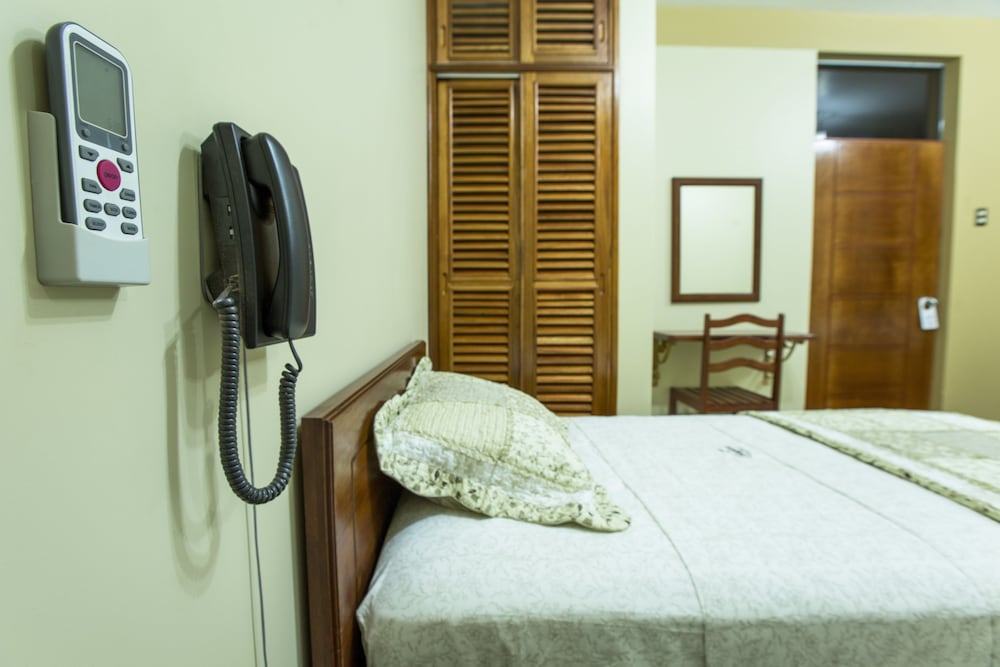 Twin Room, 2 Double Beds photo 2